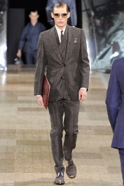 Look 34